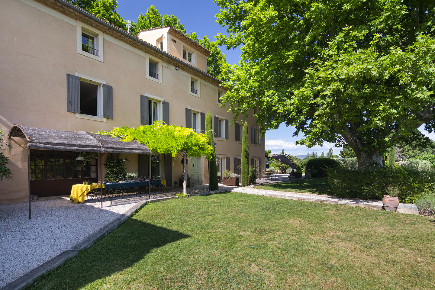 30 - Bastide du Vieux Platane: Villa: Exterior