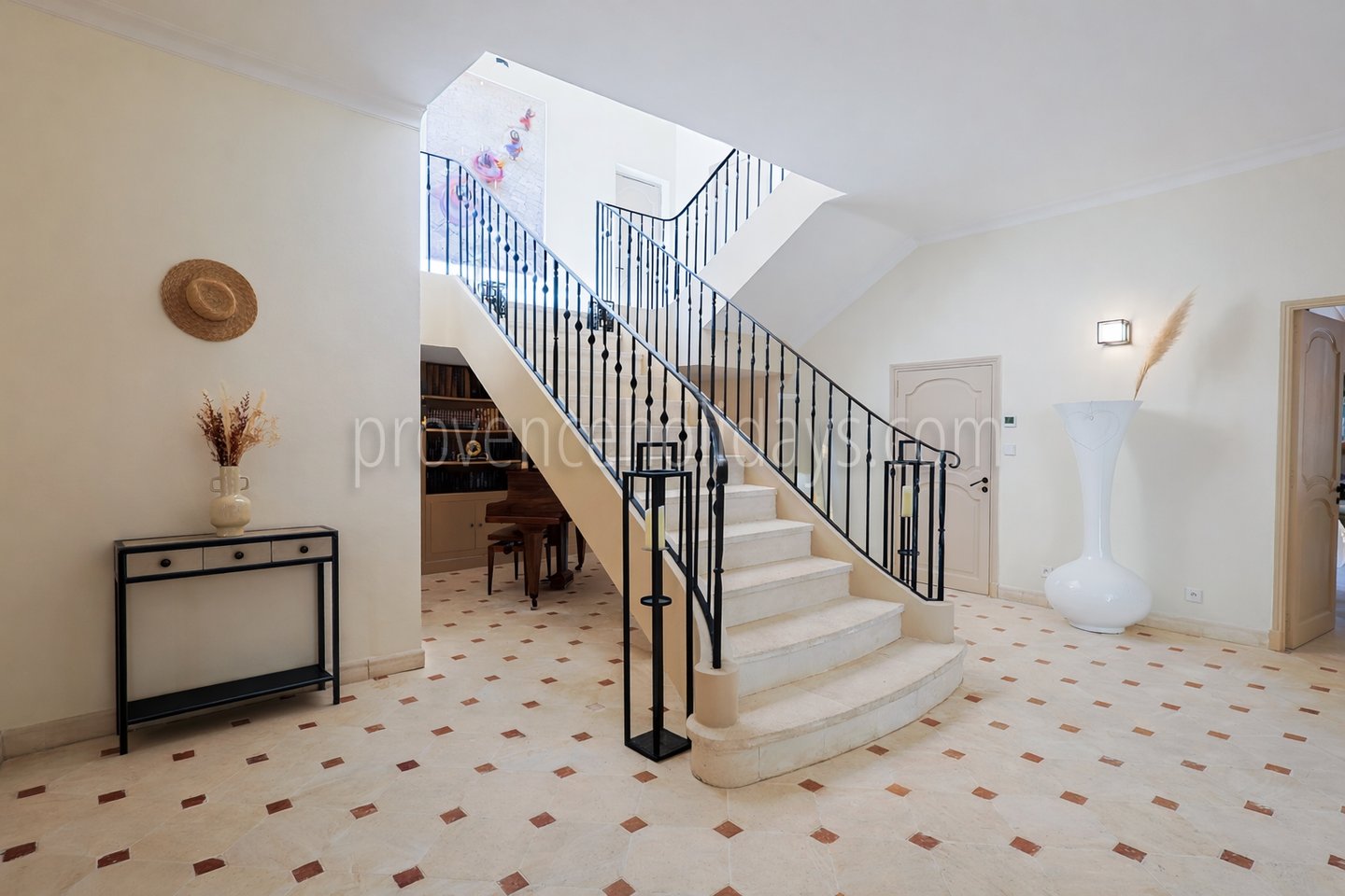12 - Domaine de la Tour: Villa: Interior