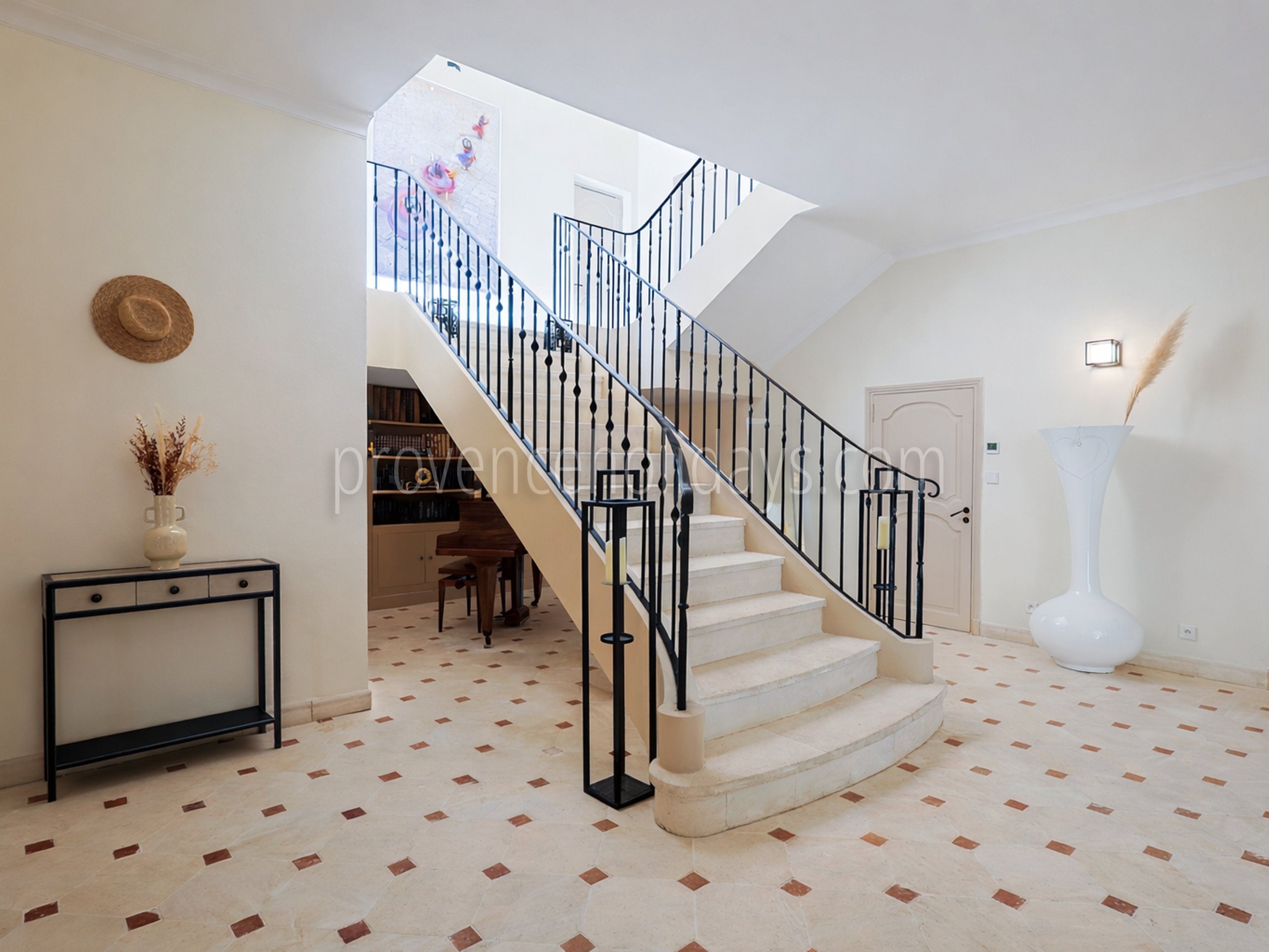12 - Domaine de la Tour: Villa: Interior