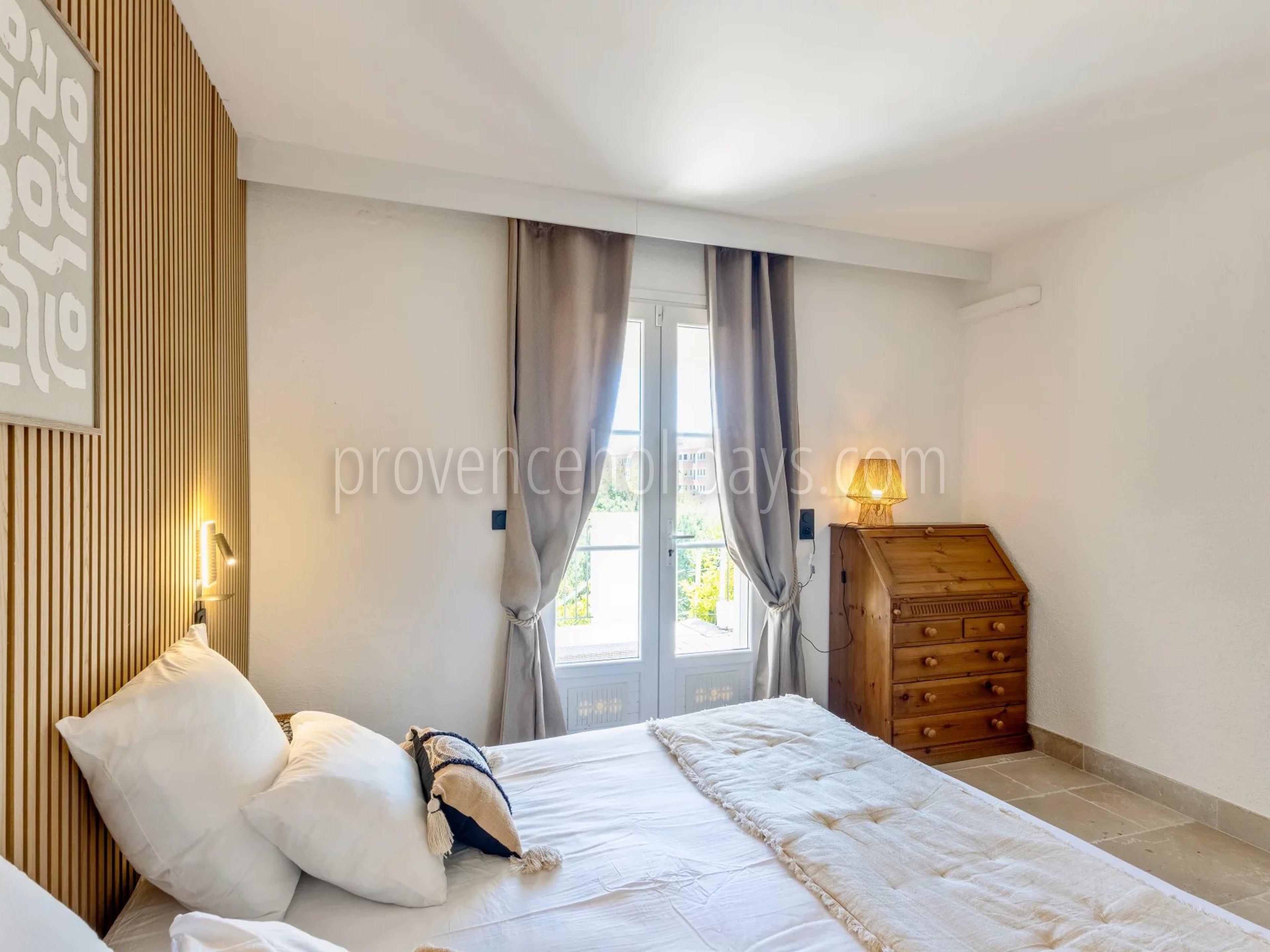 35 - Zeitgenössische Villa in Saint-Raphaël: Villa: Bedroom