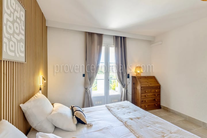 35 - Zeitgenössische Villa in Saint-Raphaël: Villa: Bedroom