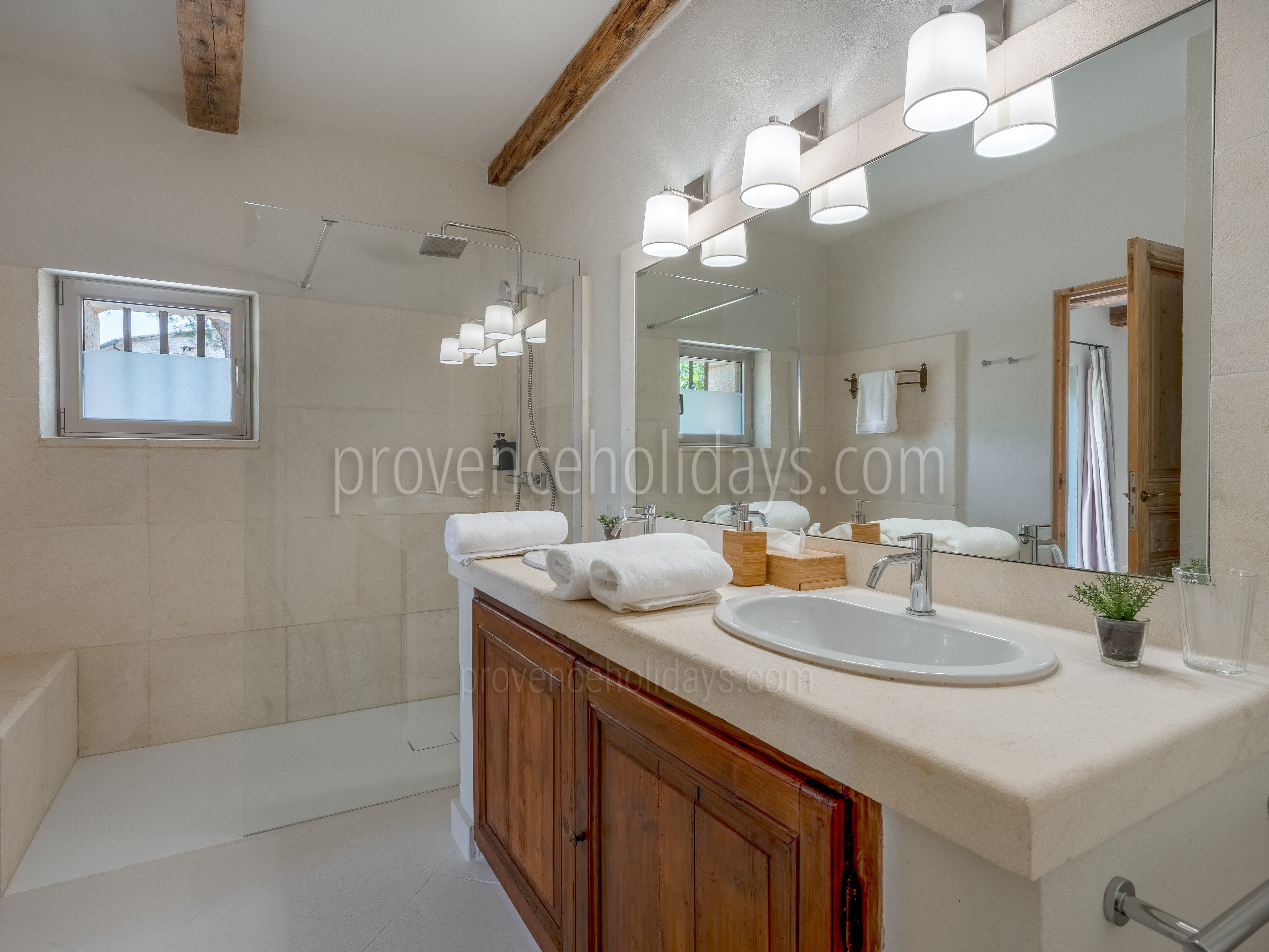 50 - Le Mas de Goult (24): Villa: Bathroom