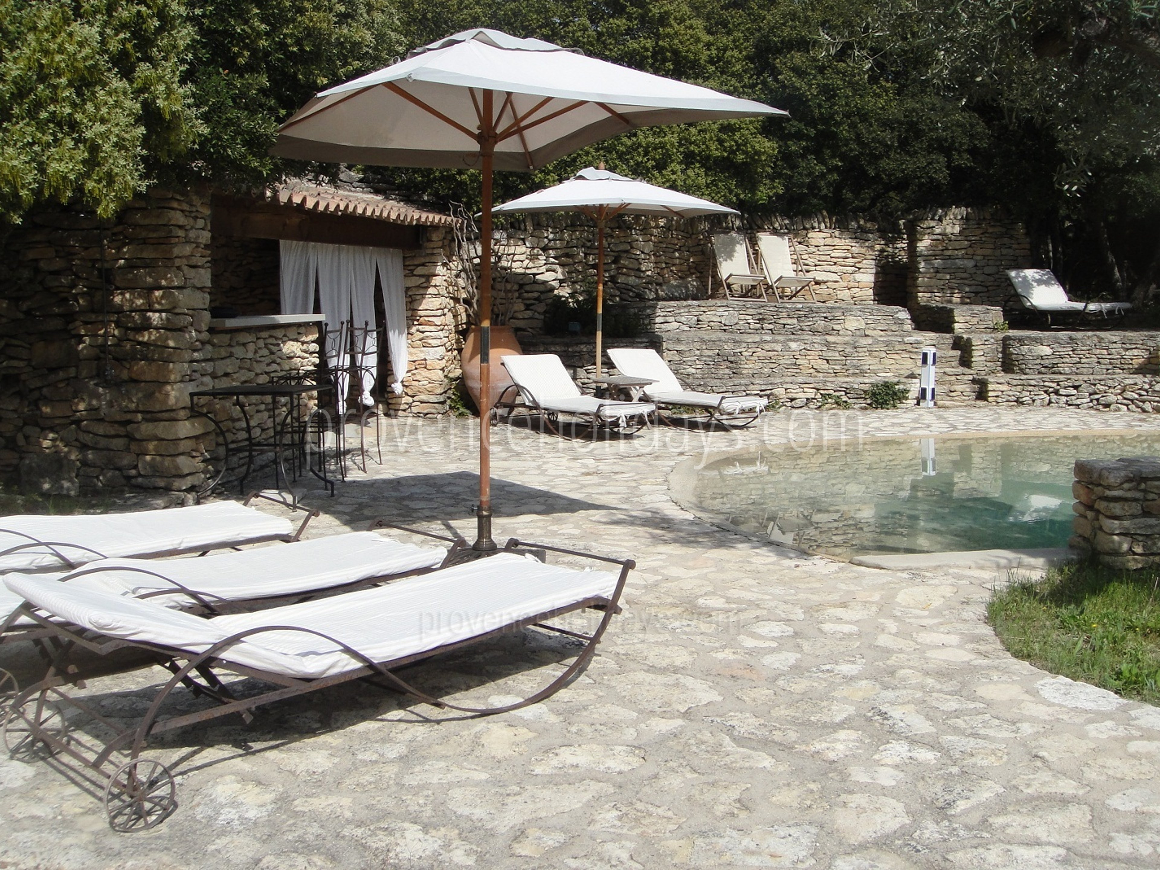 6 - La Garrigue: Villa: Exterior
