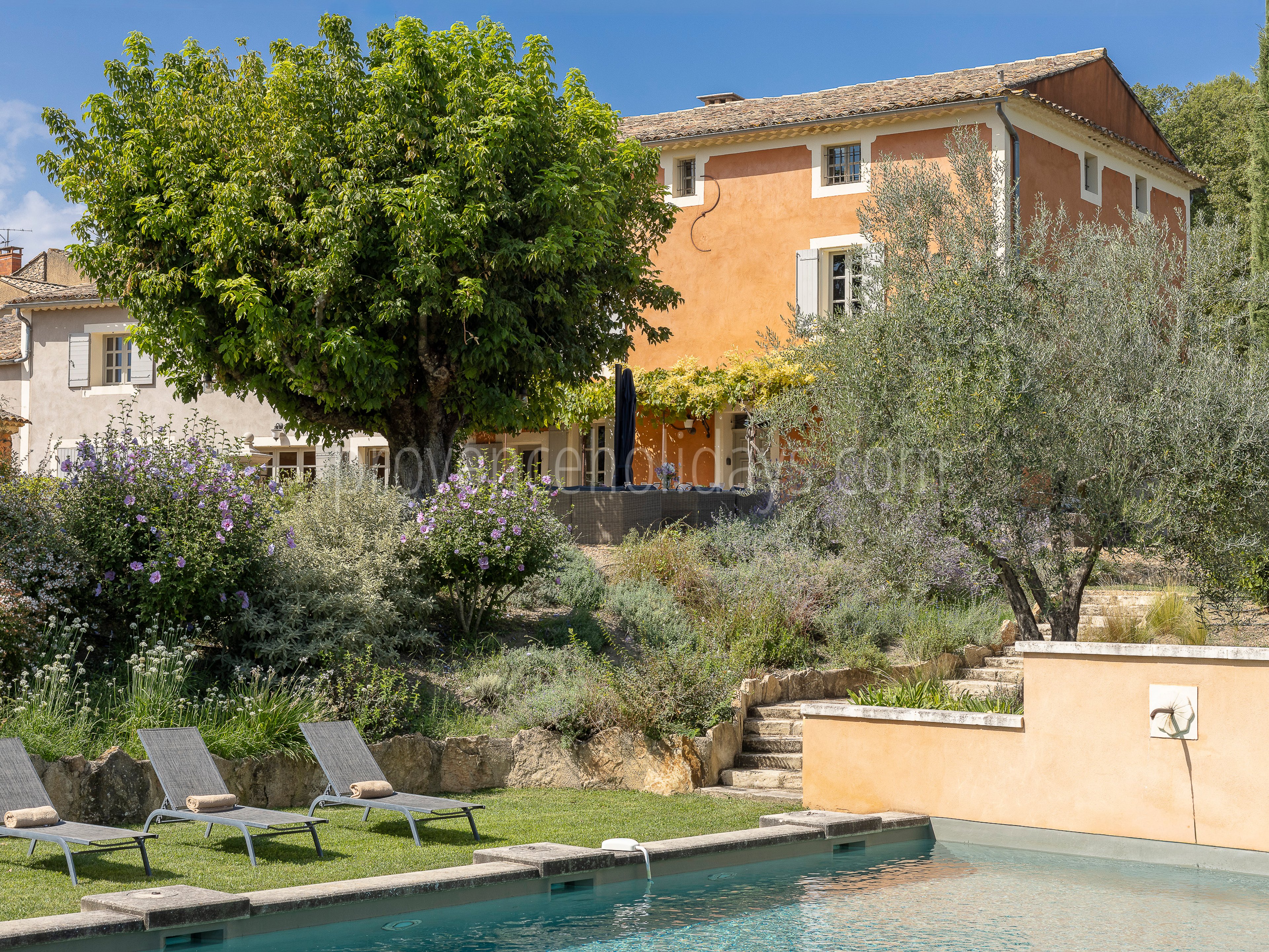 -1 - La Grande Bastide d\'Ocre: Villa: Exterior