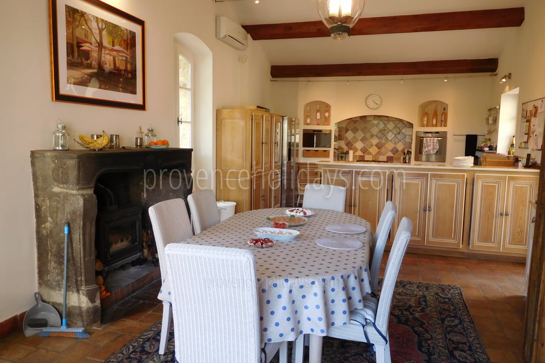 30 - Mas Lorgues: Villa: Interior