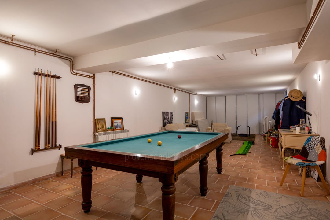 9 - Villa Loggia: Villa: Interior