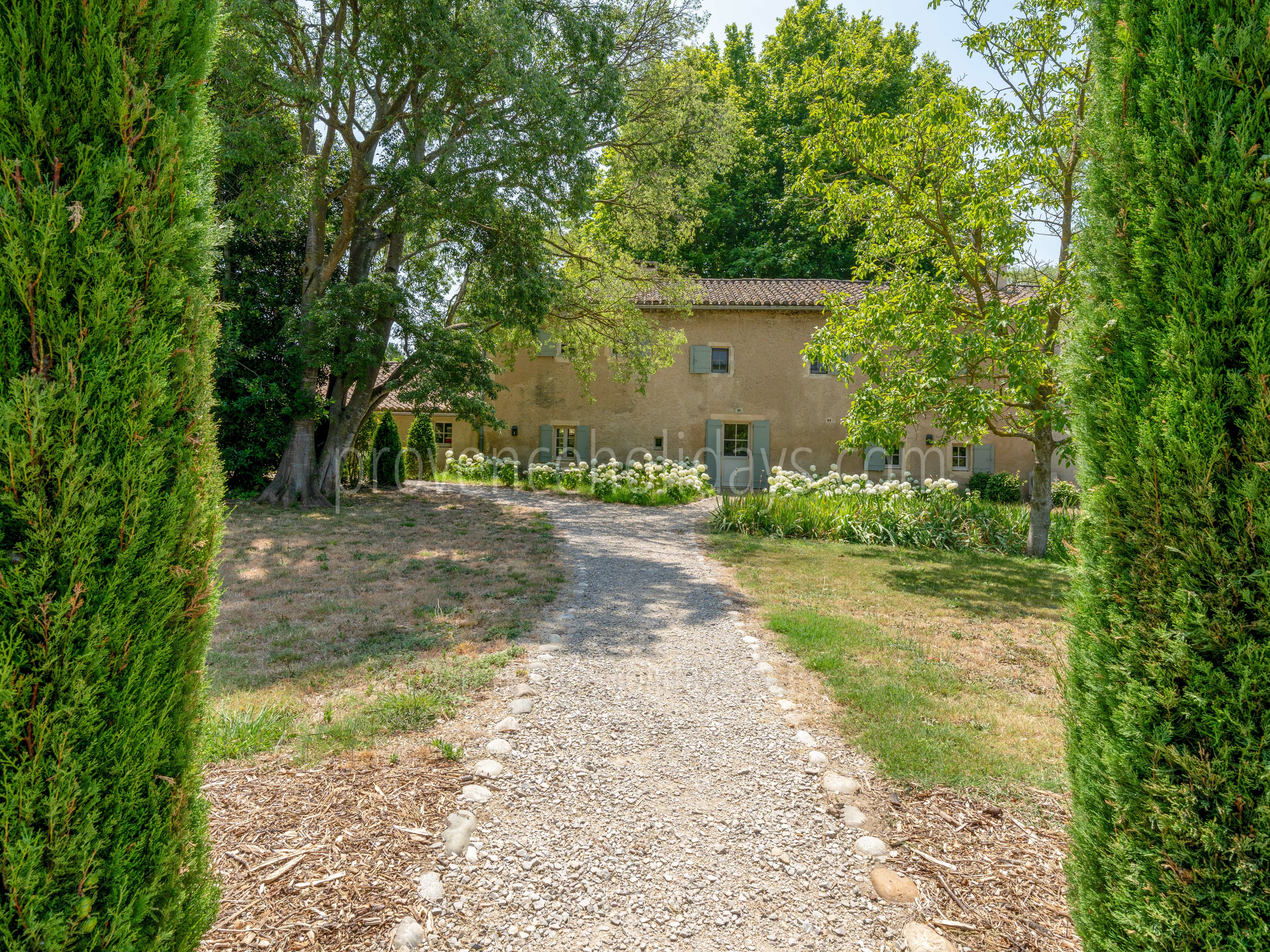 42 - Mas des Chênes Verts: Villa: Exterior