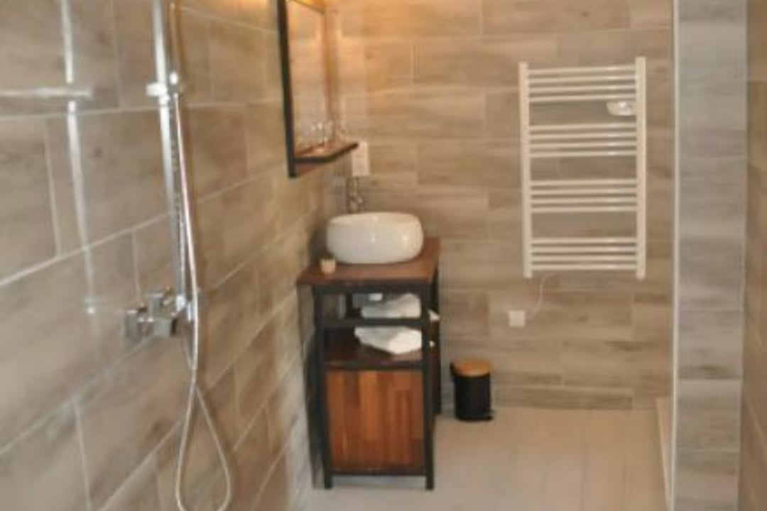 19 - La Manade: Villa: Bathroom