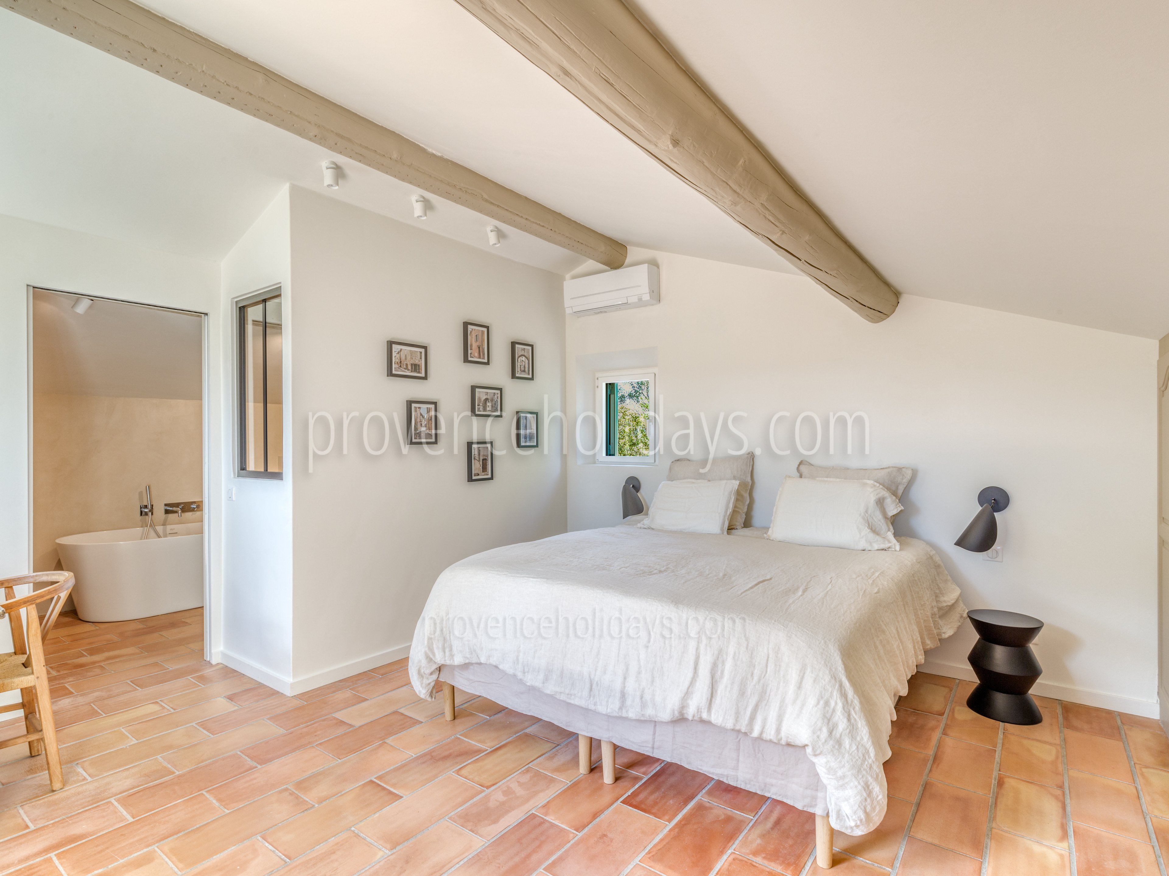 5 - L\'Escapade en Provence: Villa: Bedroom