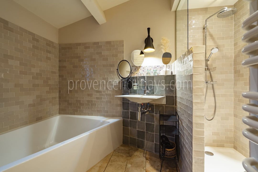 17 - Le Mas Sainte Marie: Villa: Bathroom