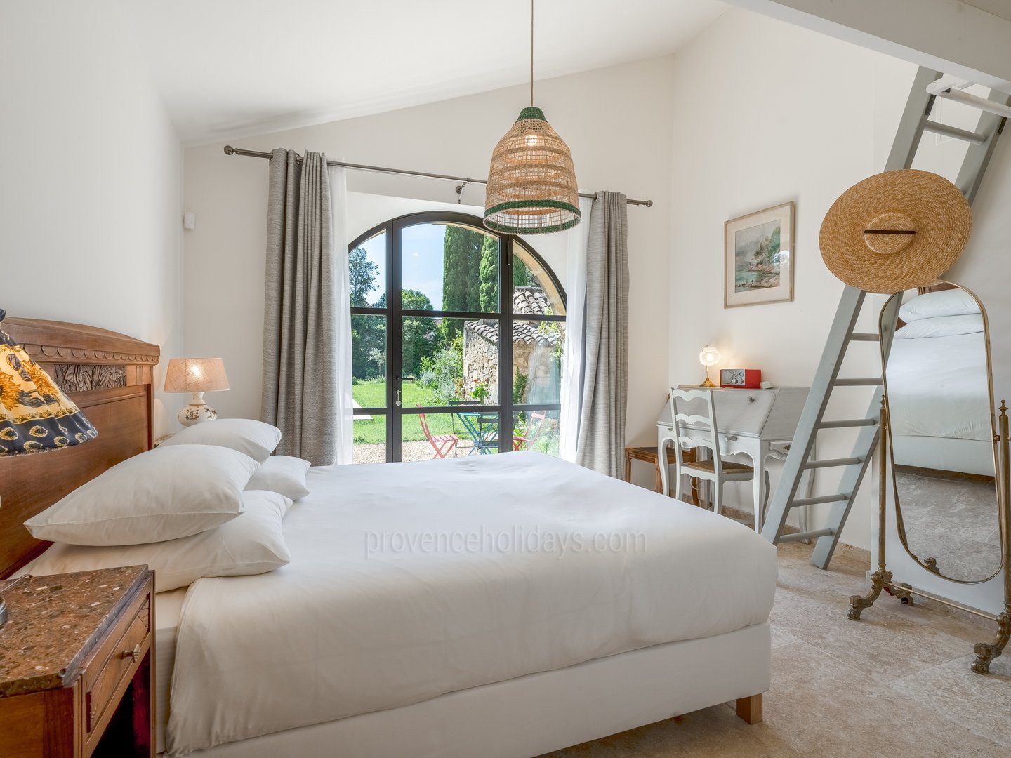 25 - Maison du Grès: Villa: Bedroom