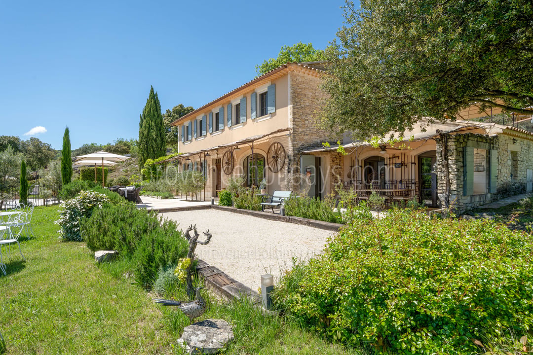20 - Bastide des Chênes: Villa: Exterior