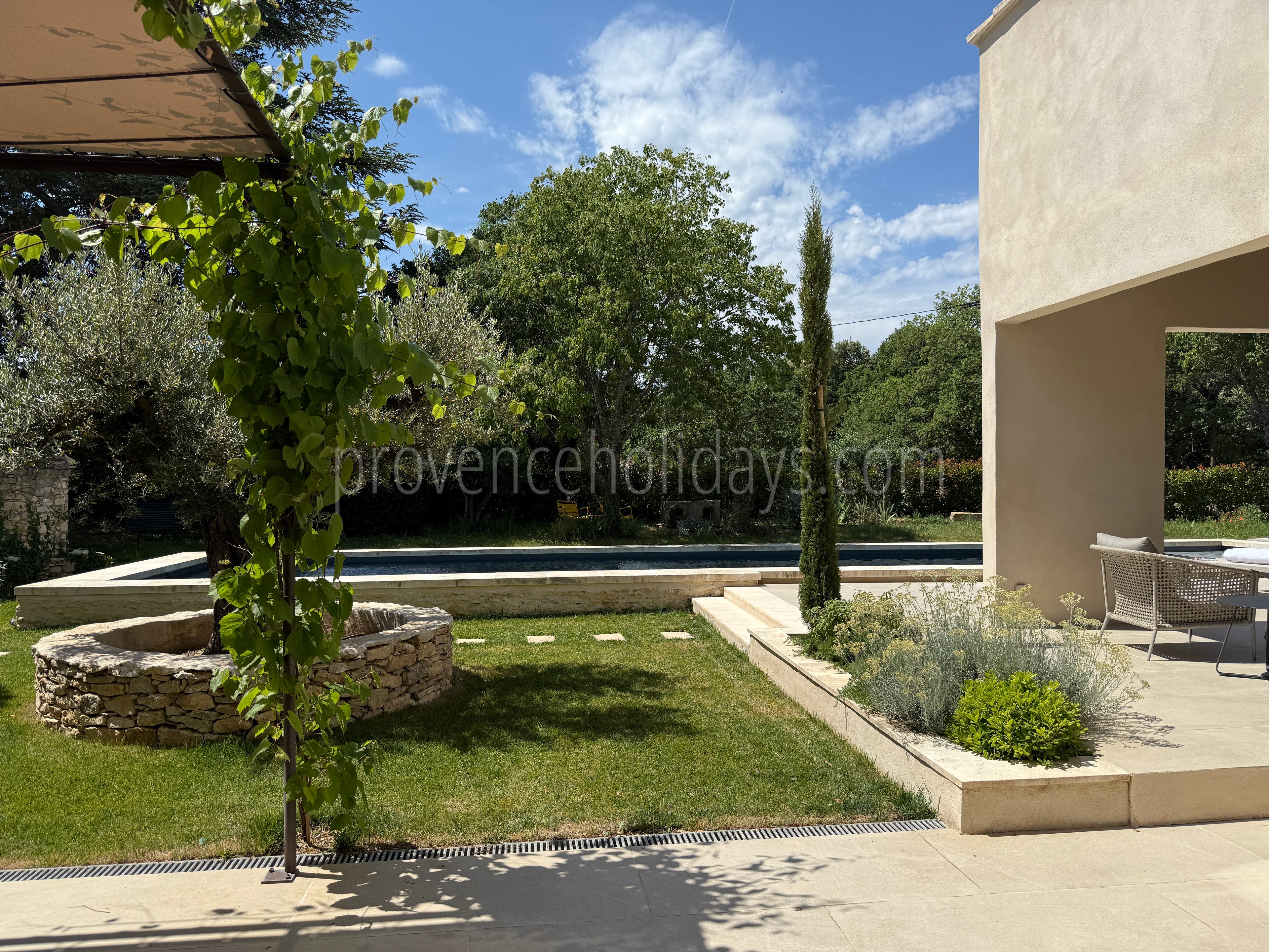 32 - Le Clos des Magnans: Villa: Exterior