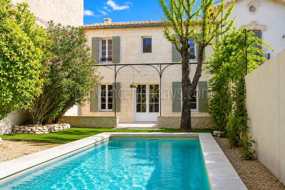 3 - Renoviertes Dorfhaus in Maussane-les-Alpilles: Villa: Exterior