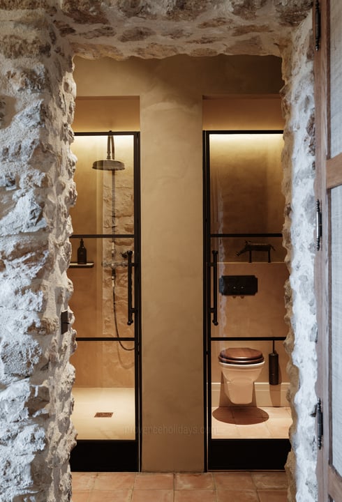 39 - Mas des Oliviers: Villa: Bathroom