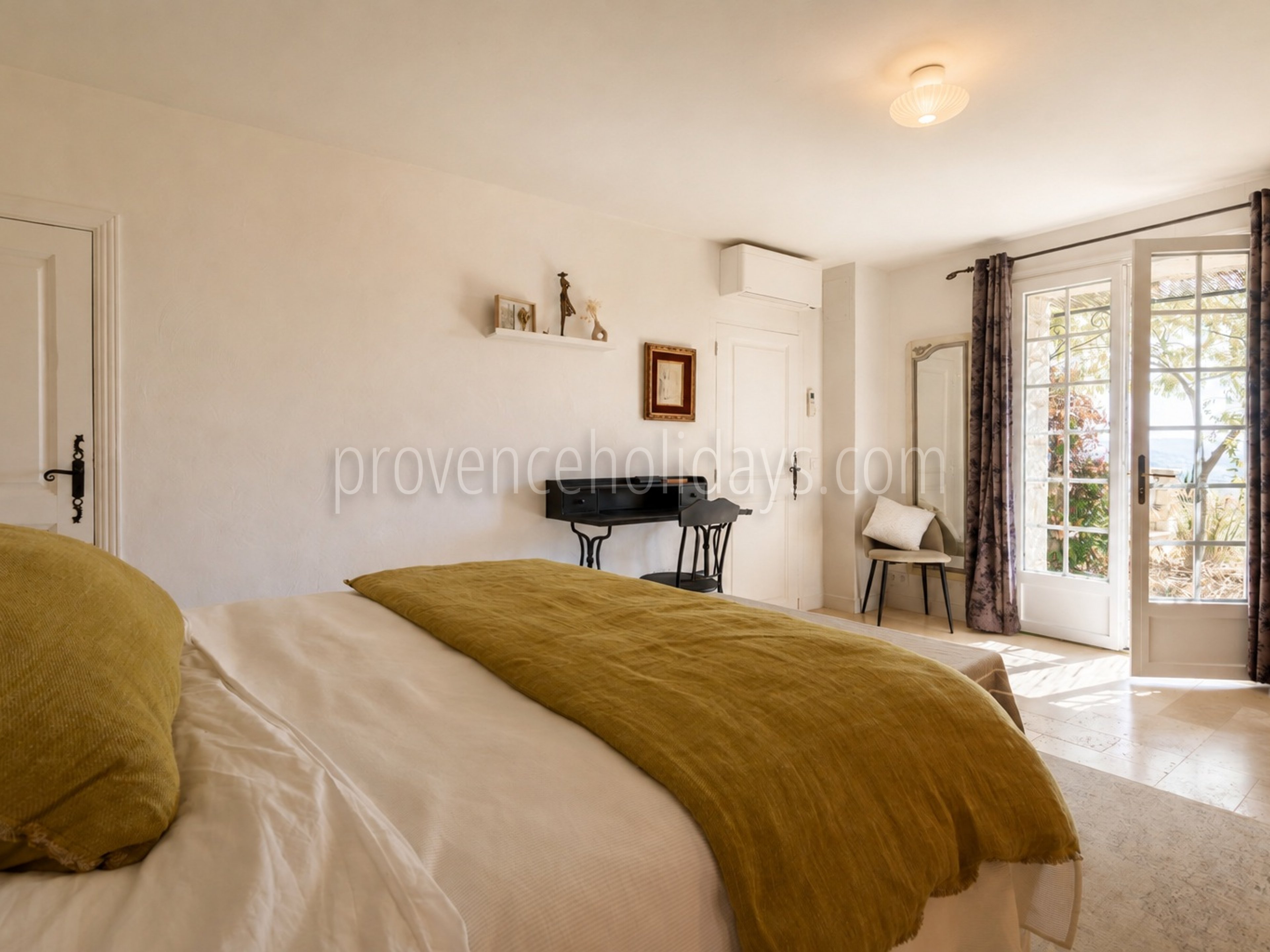7 - Villa Caleous: Villa: Bedroom