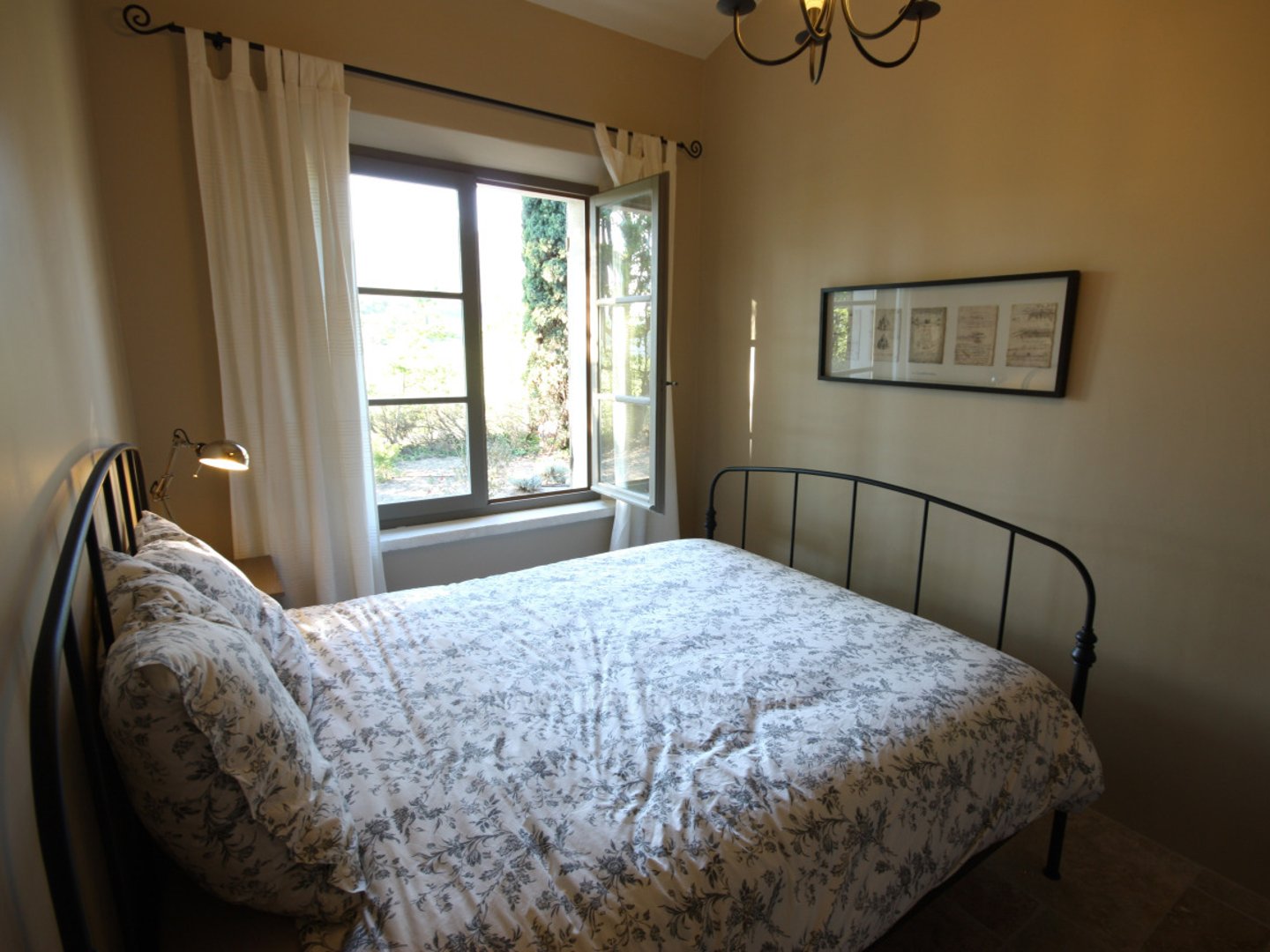 20 - Maison Oppède: Villa: Bedroom