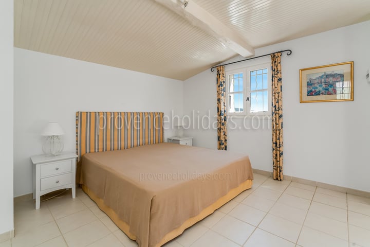 16 - Villa Castelas: Villa: Bedroom