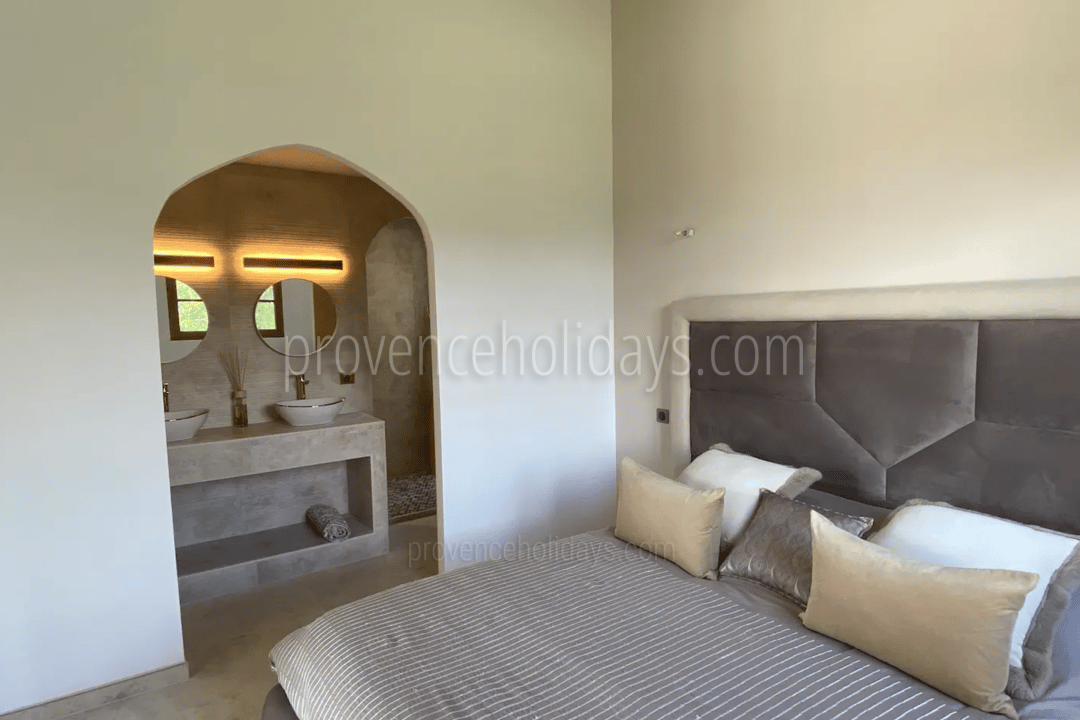 2 - La Petite Villa: Villa: Bedroom