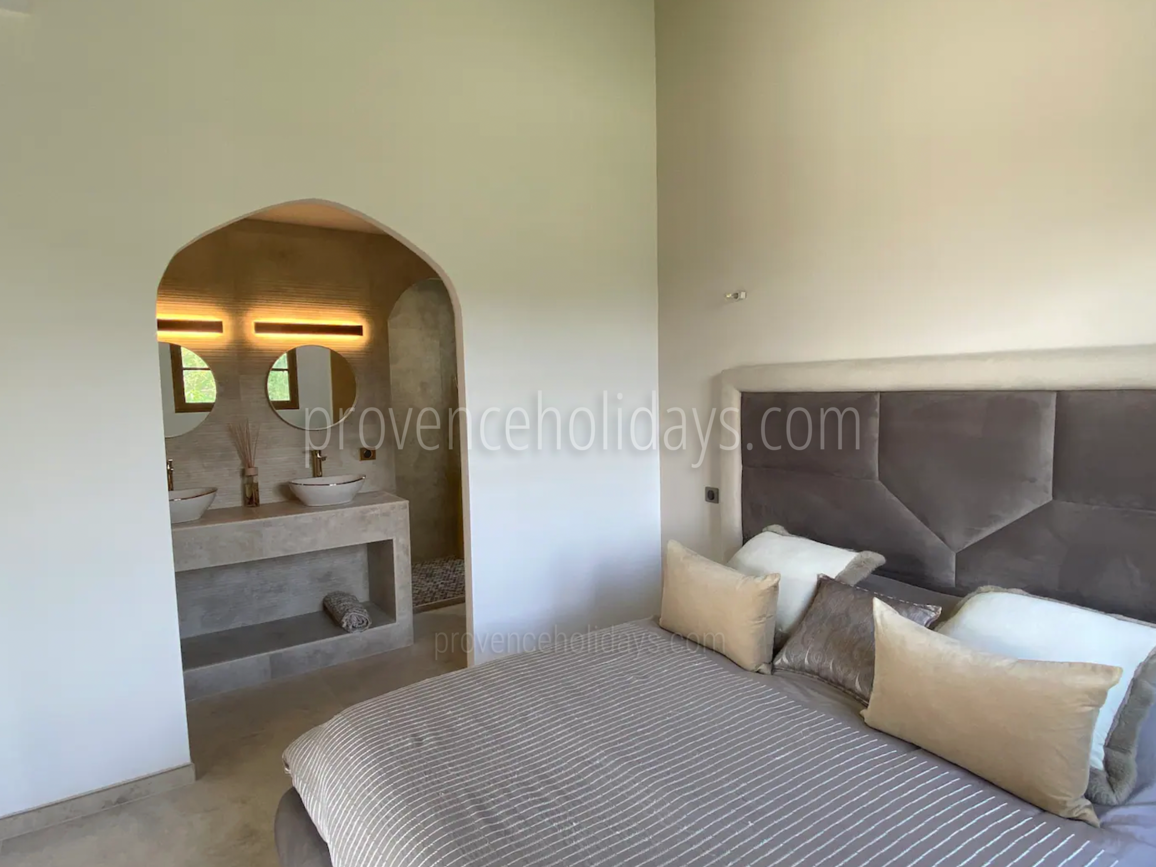2 - La Petite Villa: Villa: Bedroom
