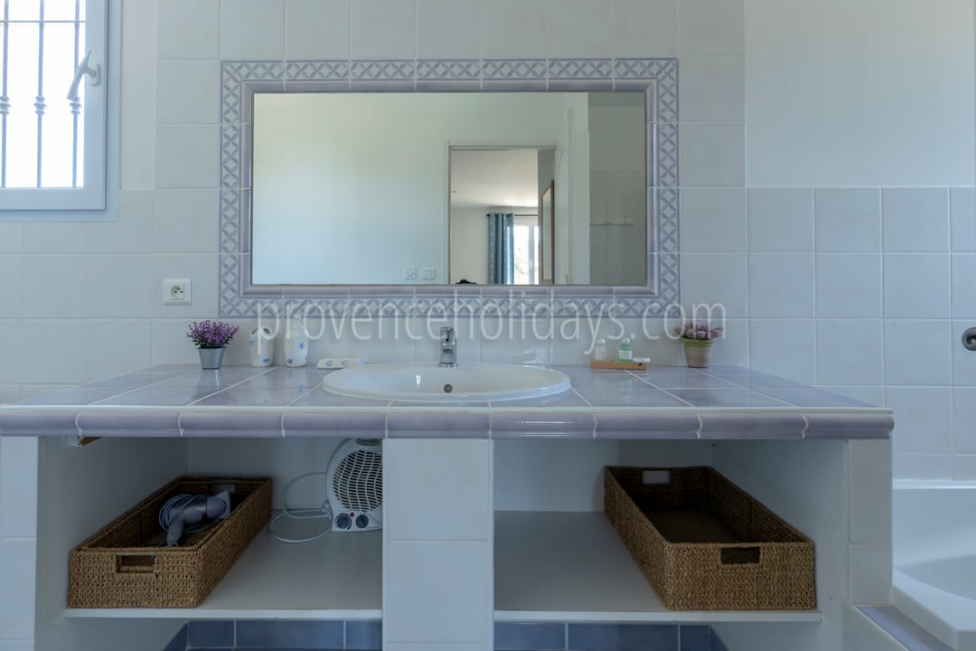 55 - Chez Alare: Villa: Bathroom