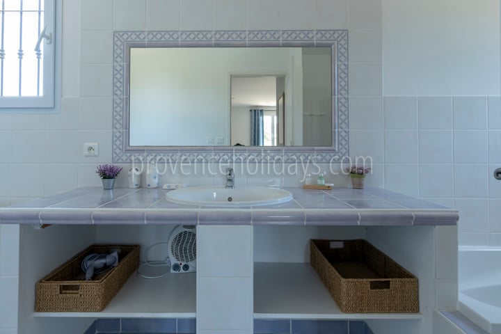 55 - Chez Alare: Villa: Bathroom