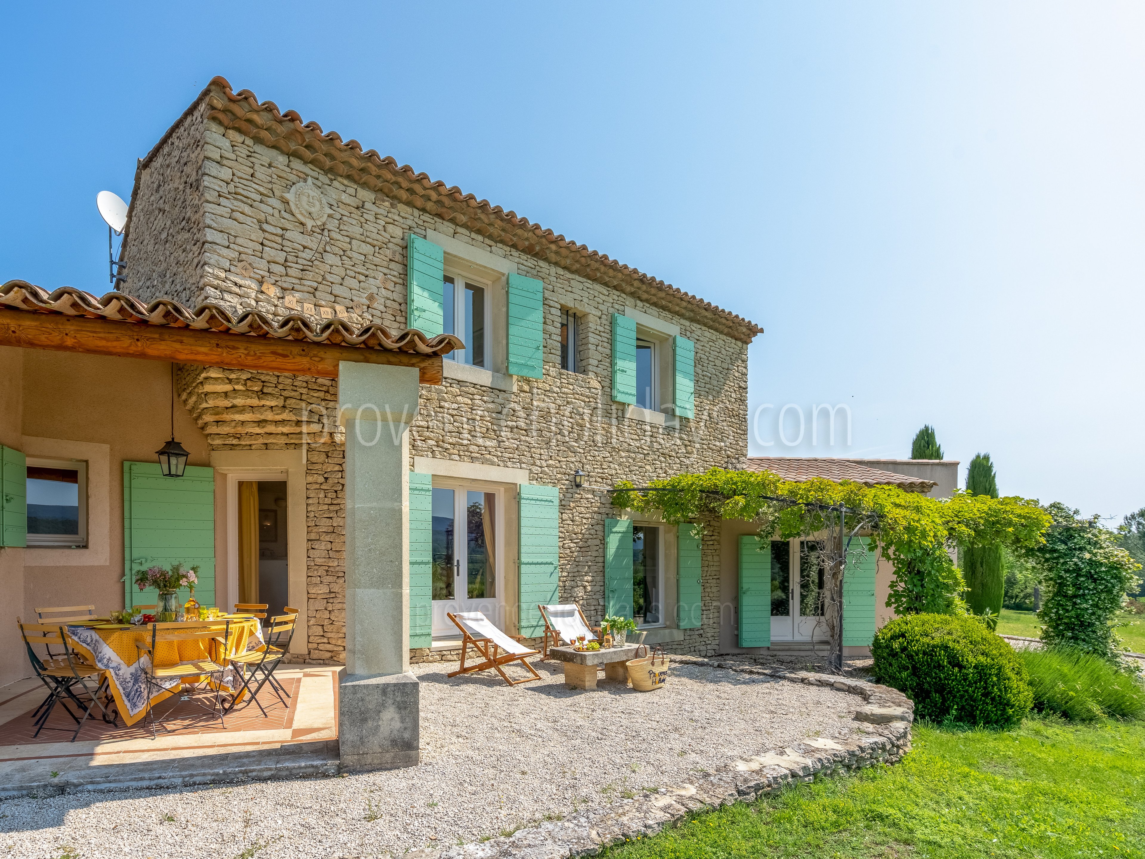 6 - Villa Goult: Villa: Exterior