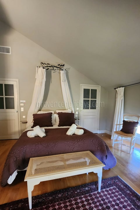 4 - Bastide Lacoste: Villa: Bedroom