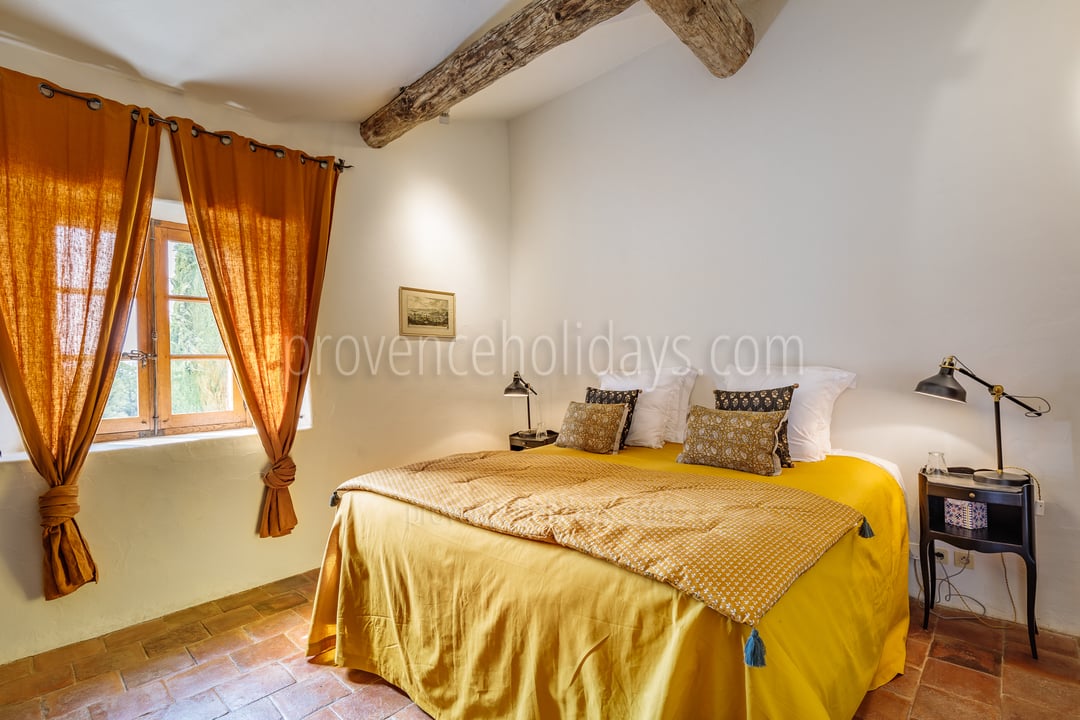 27 - Bastide de Luberon: Villa: Interior
