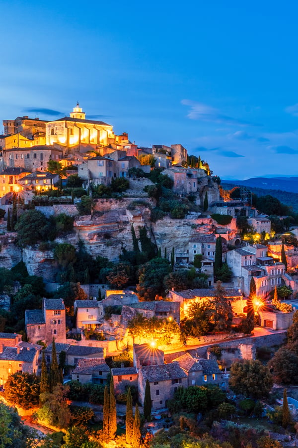 gordes at night