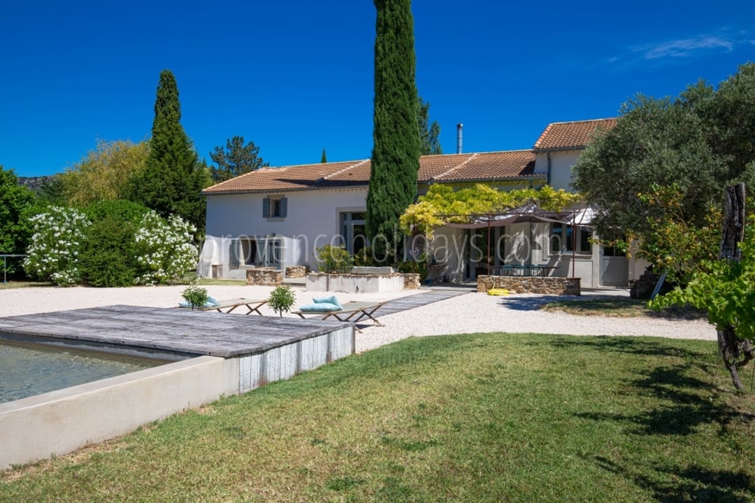 40 - Villa Beaumes: Villa: Exterior