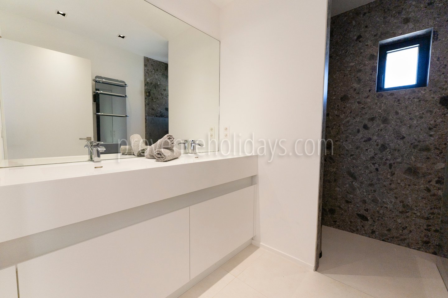 21 - Villa Lucia: Villa: Bathroom