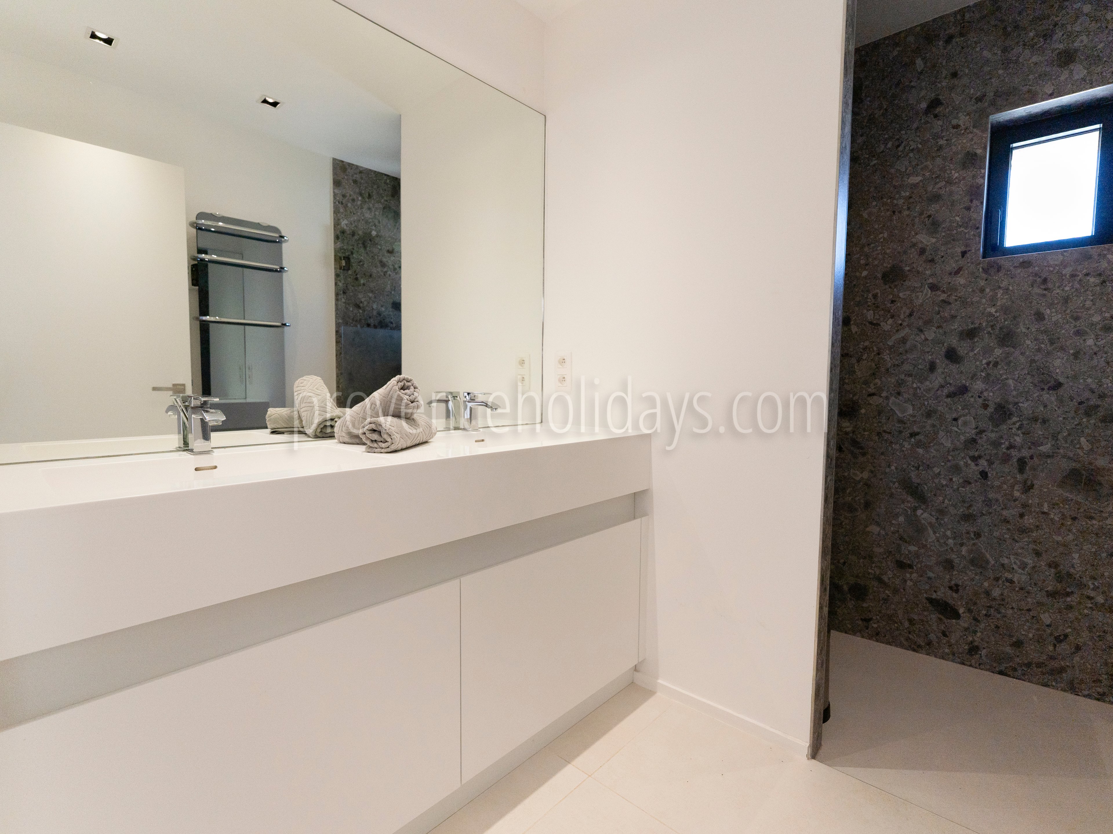 21 - Villa Lucia: Villa: Bathroom