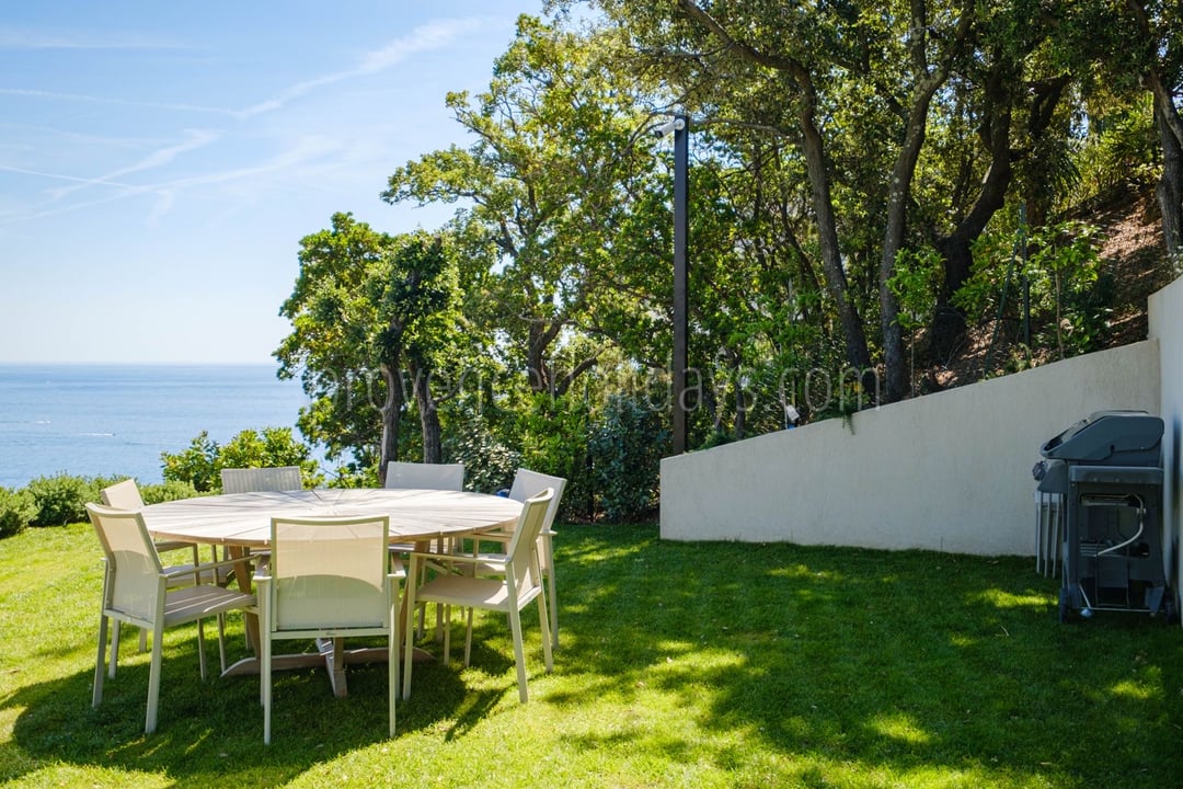 0 - Villa Riviera: Villa: Exterior