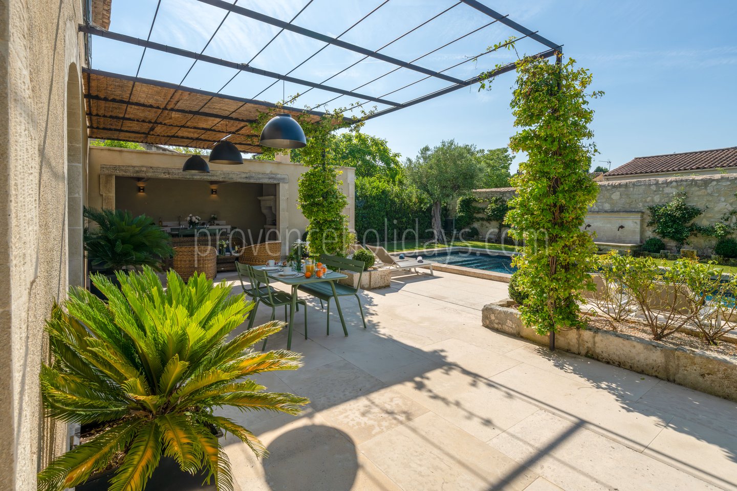 13 - Villa Aubanel: Villa: Exterior