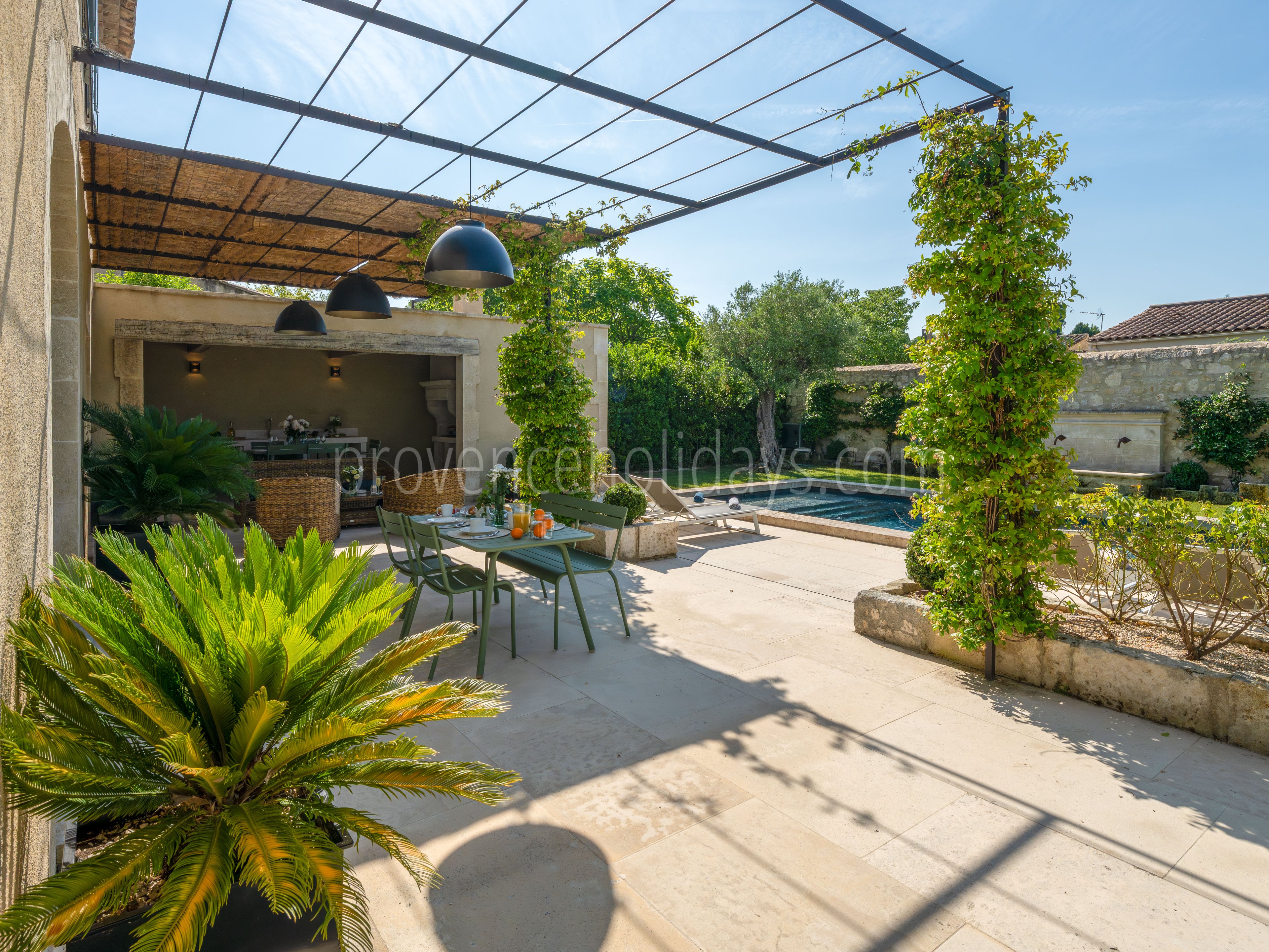 13 - Villa Aubanel: Villa: Exterior