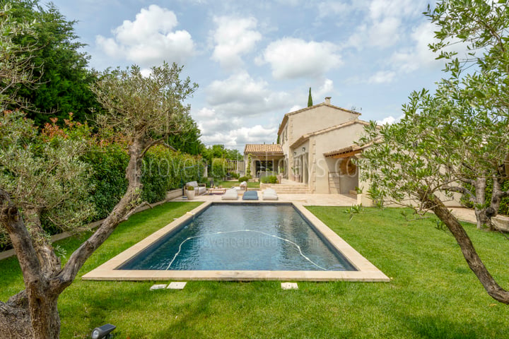 17 - Villa Alma: Villa: Pool