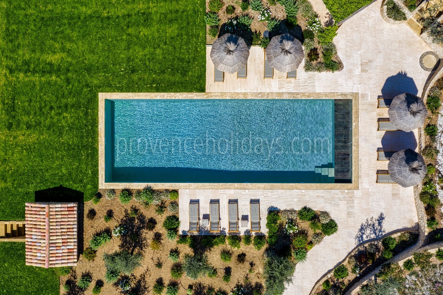 4 - Mas de Pierre: Villa: Pool