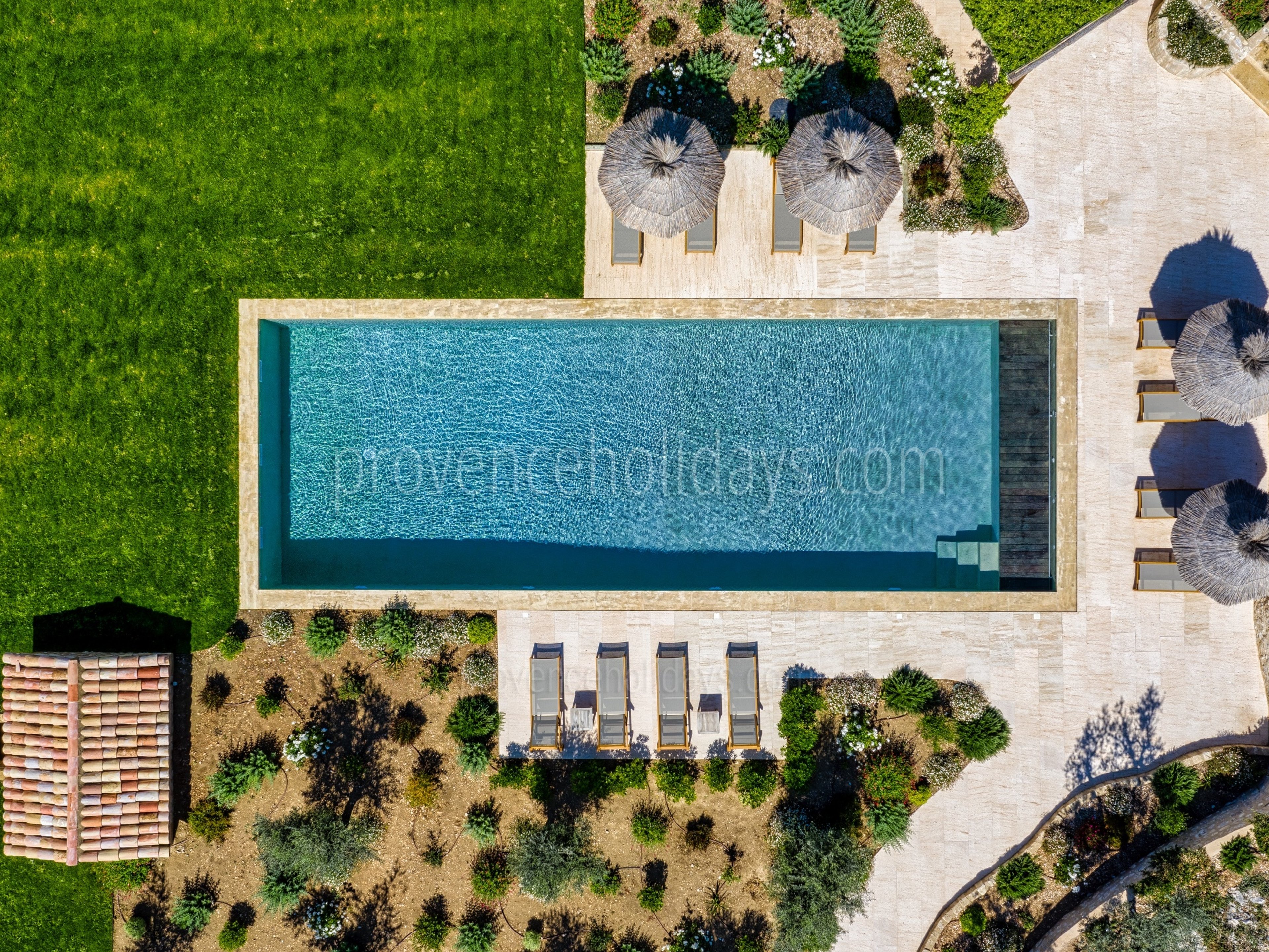 4 - Mas de Pierre: Villa: Pool