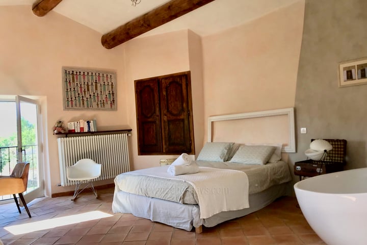 27 - Provence retrouvée: Villa: Bedroom 3
