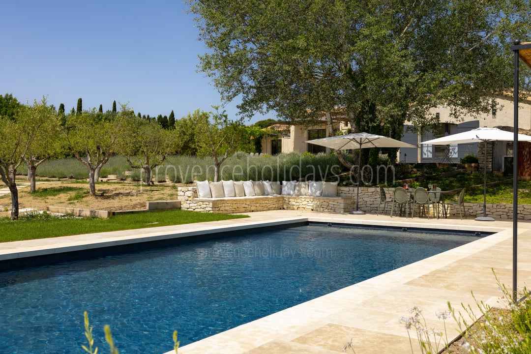 Modern Bungalow in Saint-Rémy-de-Provence
