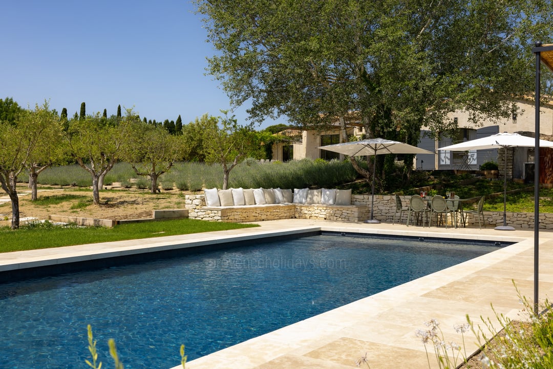 Modern Bungalow in Saint-Rémy-de-Provence