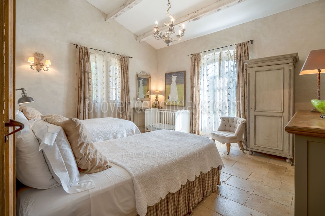 25 - Maison Paradou: Villa: Bedroom