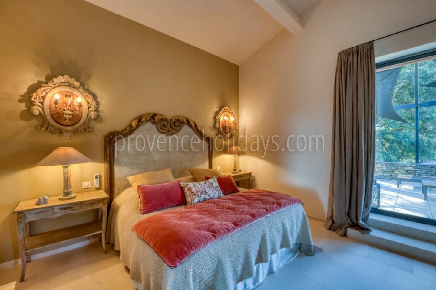 32 - Villa Daurèio: Villa: Bedroom