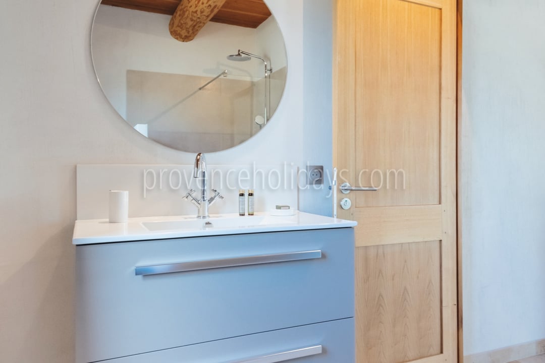 49 - Mas de Pierre: Villa: Bathroom