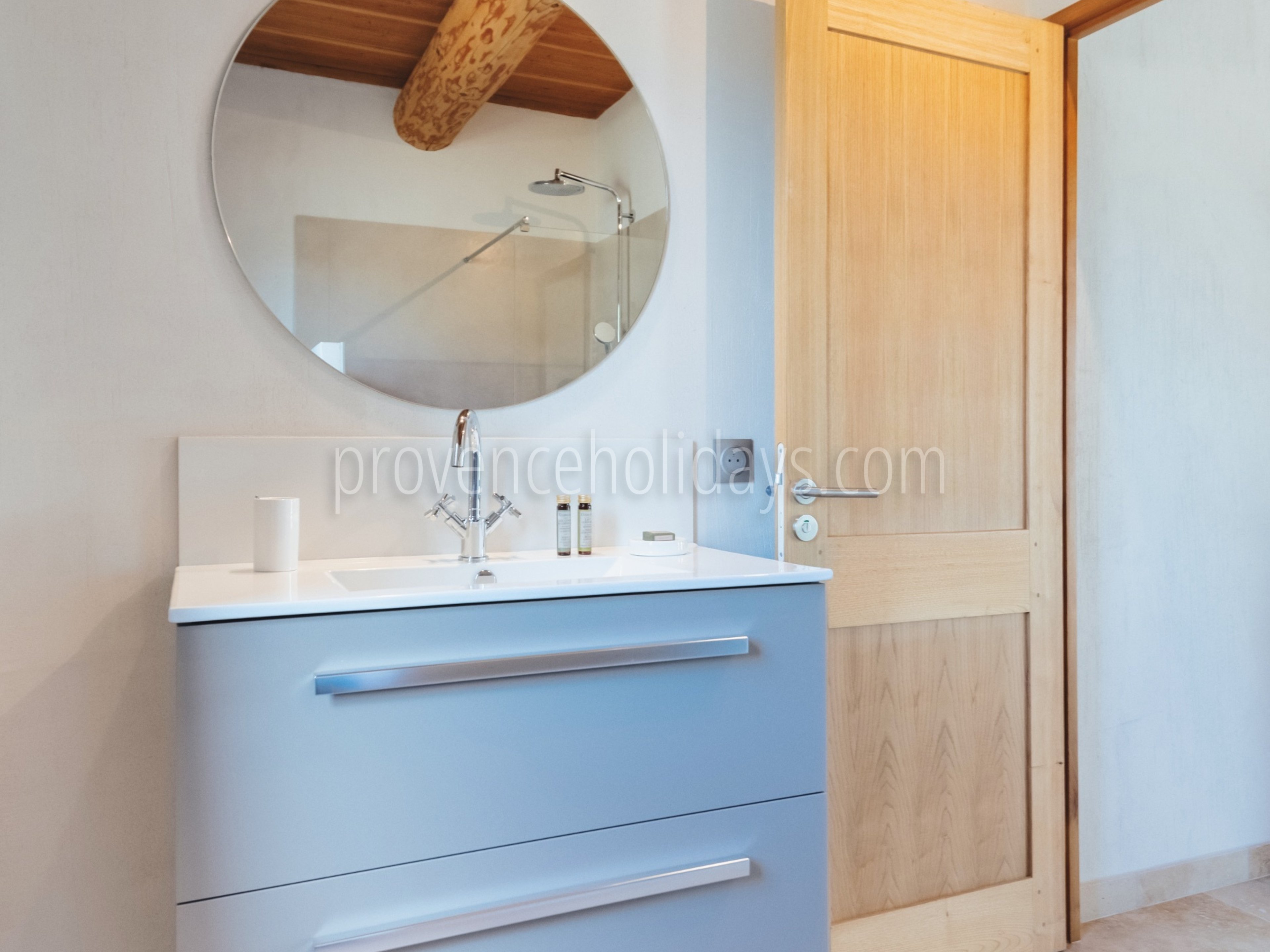 49 - Mas de Pierre: Villa: Bathroom