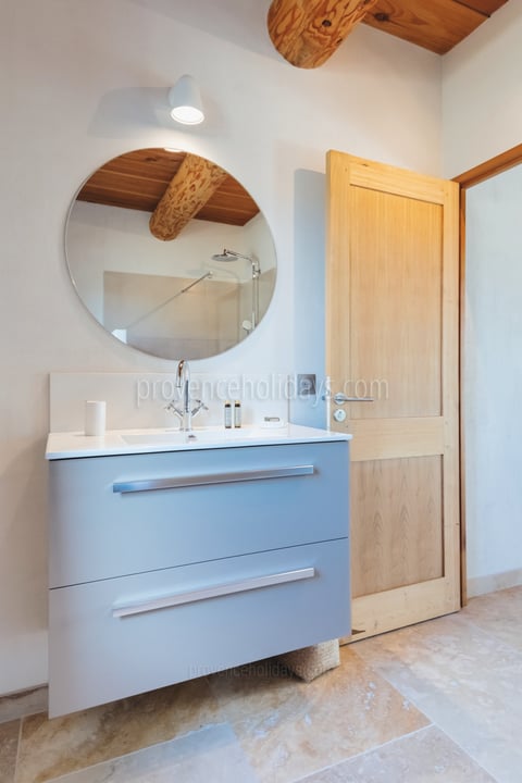 49 - Mas de Pierre: Villa: Bathroom