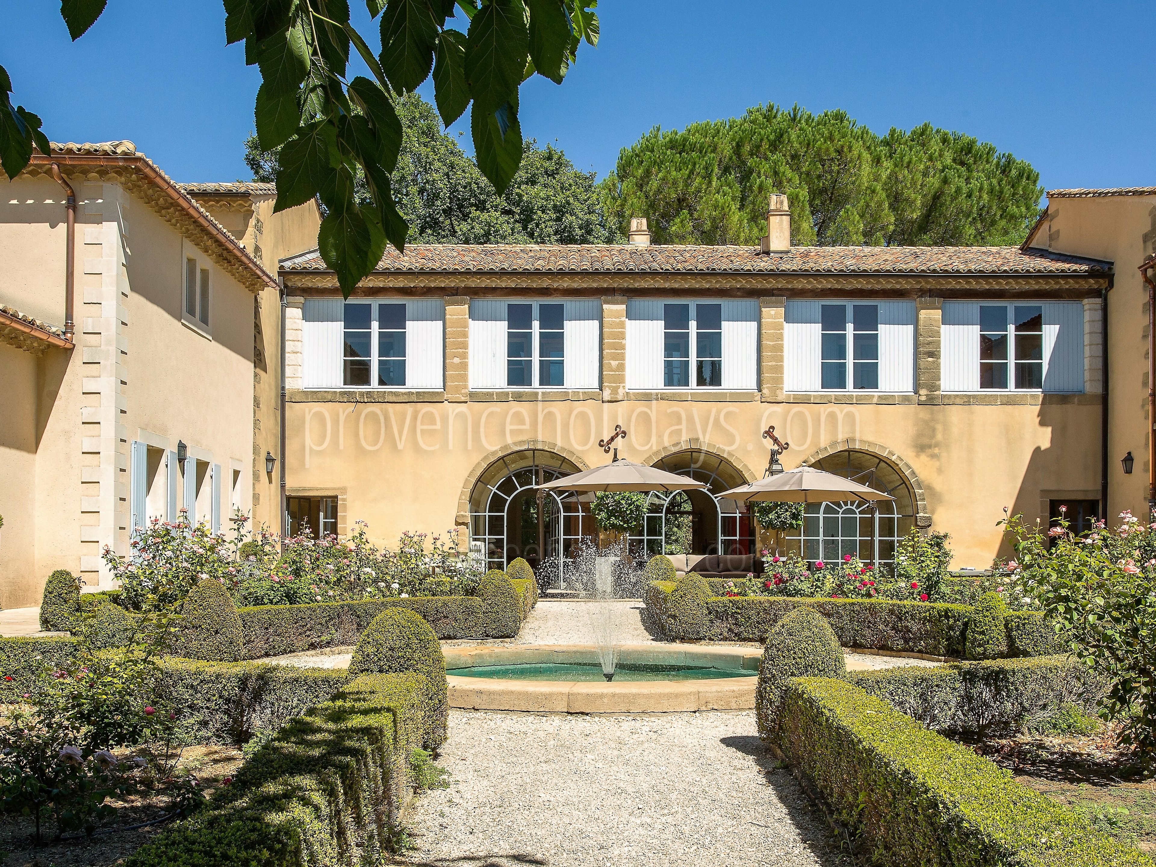 1 - Domaine d\'Uzès: Villa: Exterior