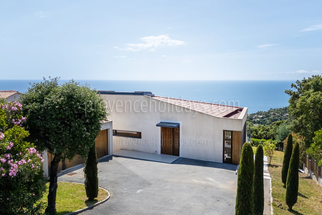 37 - Villa Iris: Villa: Exterior