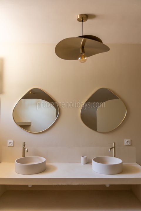 21 - Villa Adeline: Villa: Bathroom